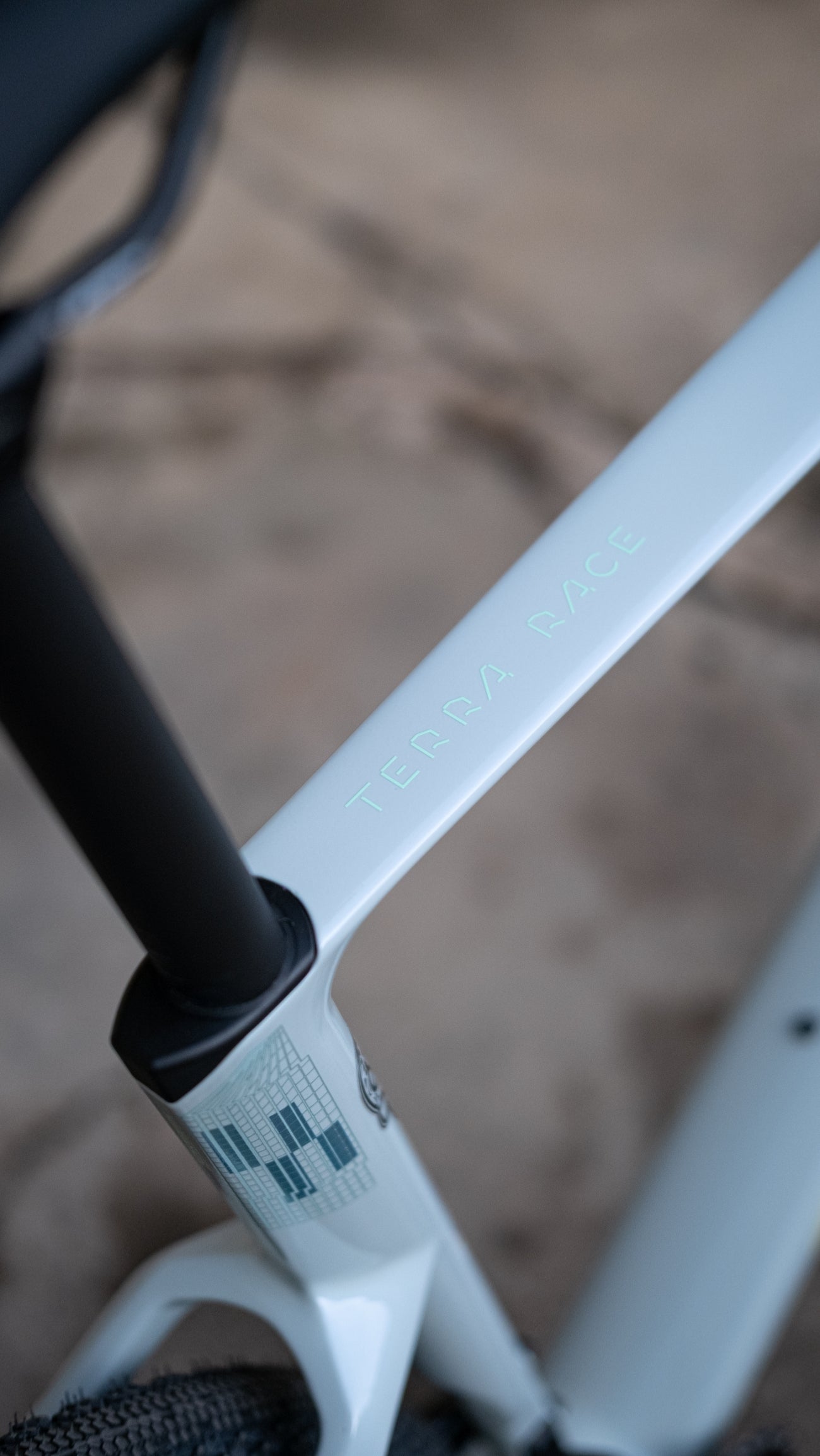 Orbea TERRA Race M31eLTD SRAM Rival 1x13 - Frost Concrete