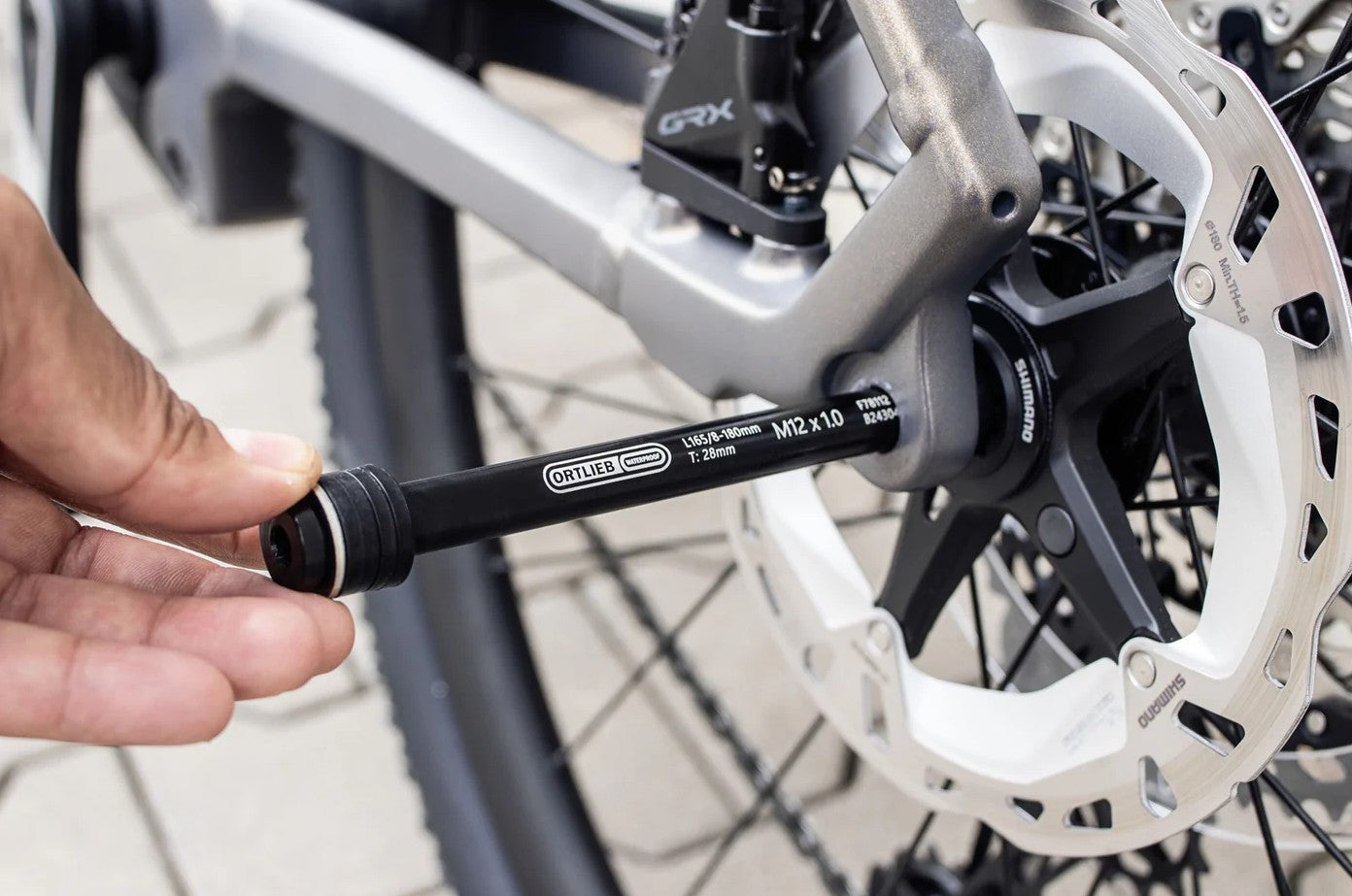 Ortlieb Thru Axle M6-Connector – Adapter-Steckachse für Gepäckträger