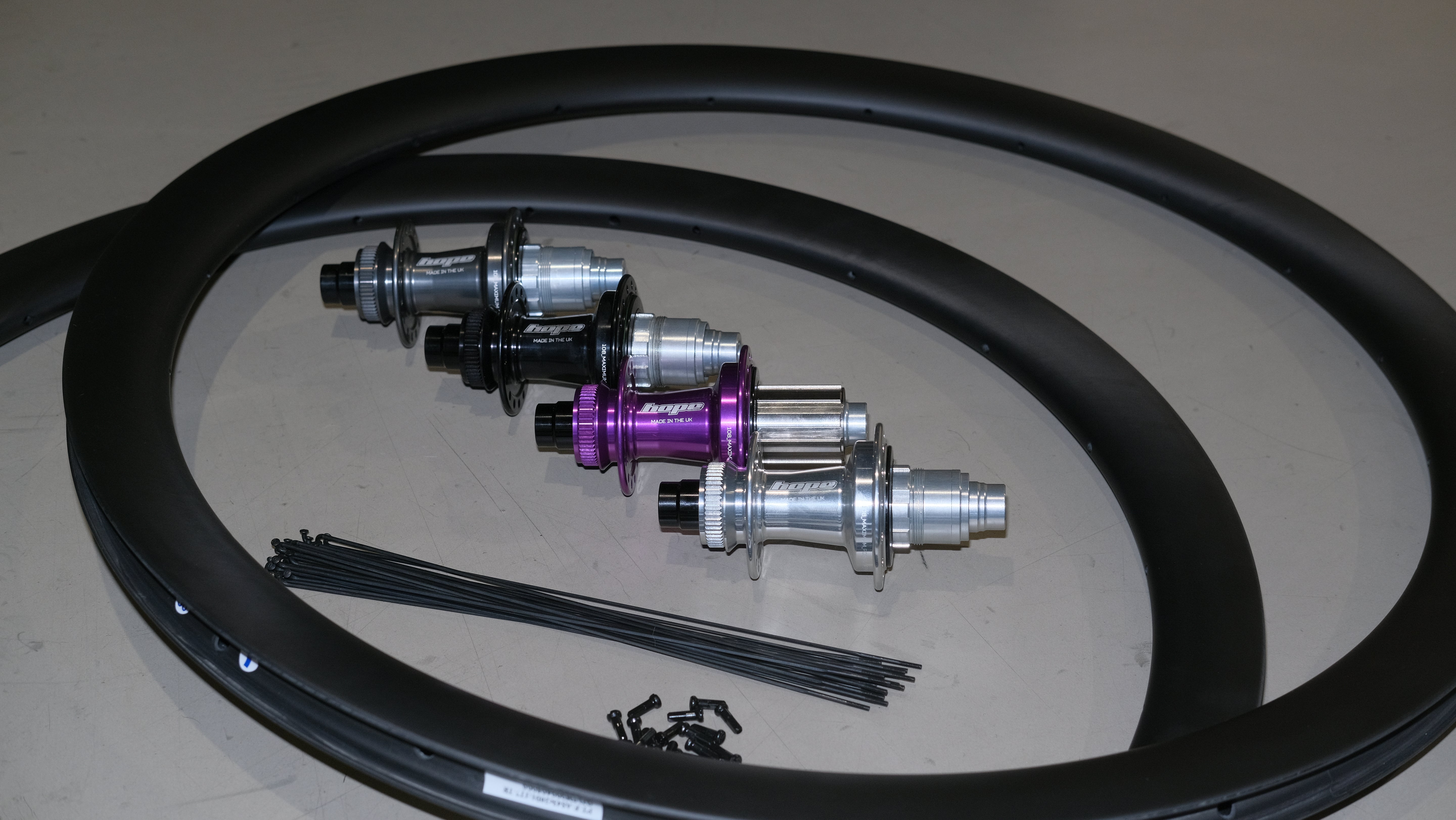 SMParts. Force 43 TLR UD Matt x HOPE RS4 Road 24/24 Loch Laufradsatz