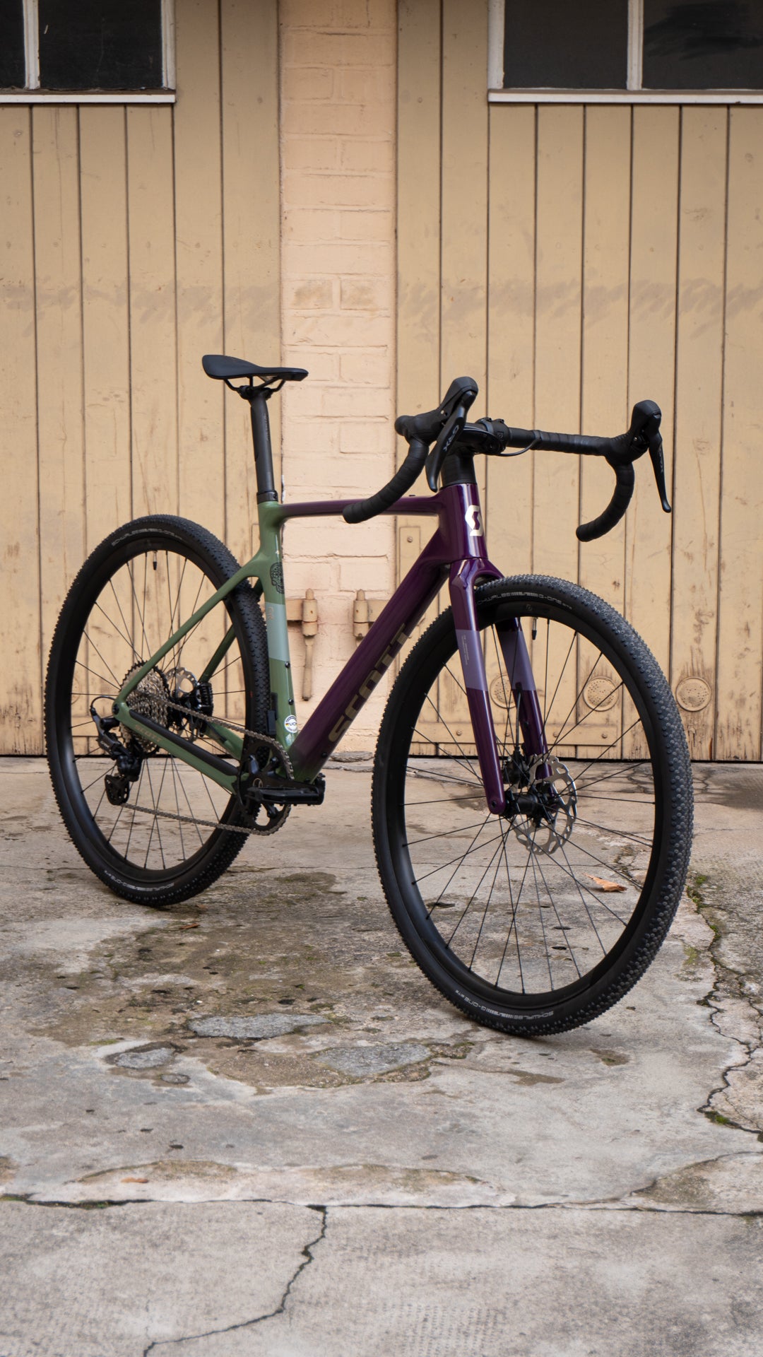 Scott Addict Gravel 40, 1x12 GRX Gravel Bike - olivine green / blackberry purple