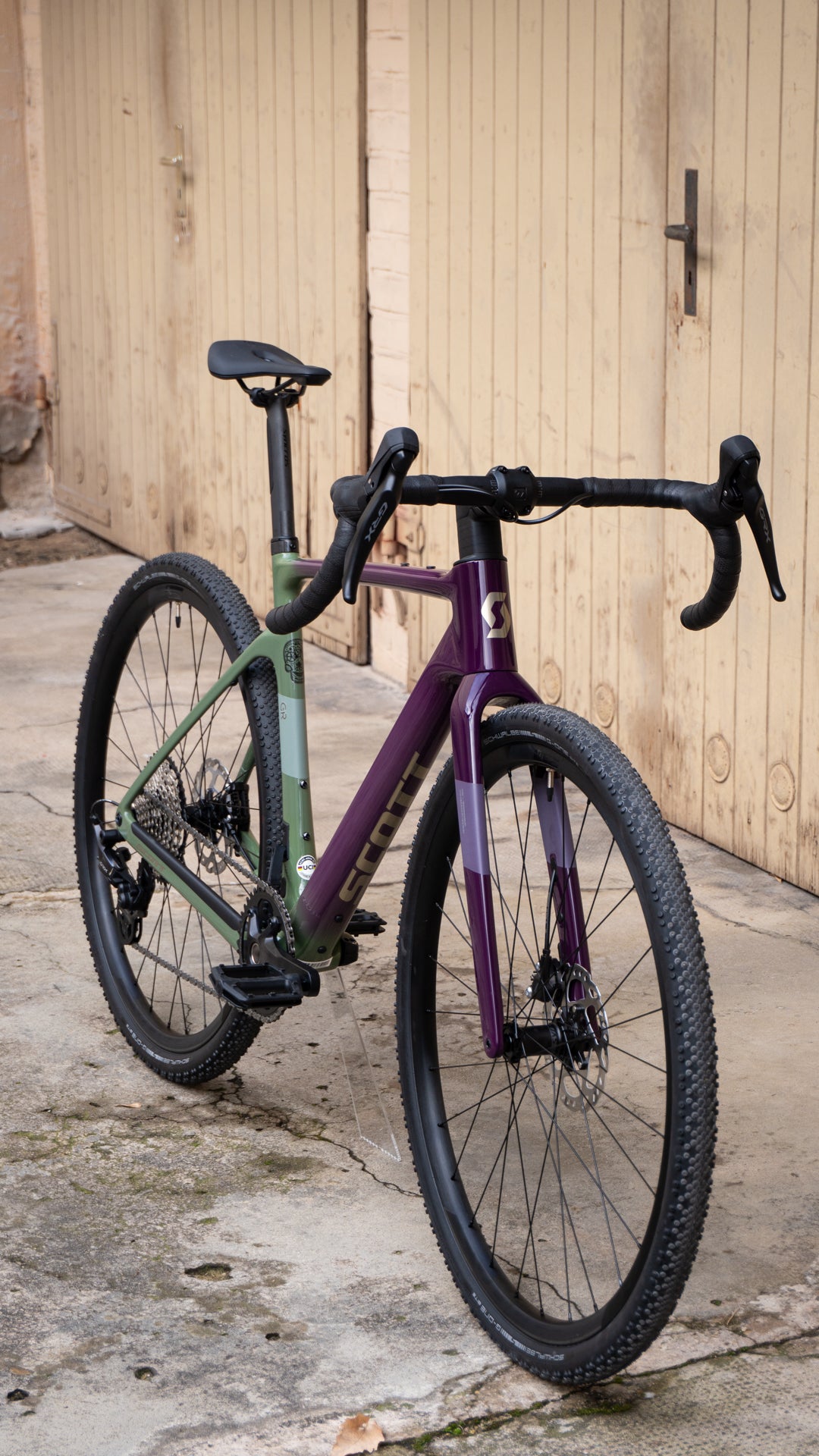 Scott Addict Gravel 40, 1x12 GRX Gravel Bike - olivine green / blackberry purple