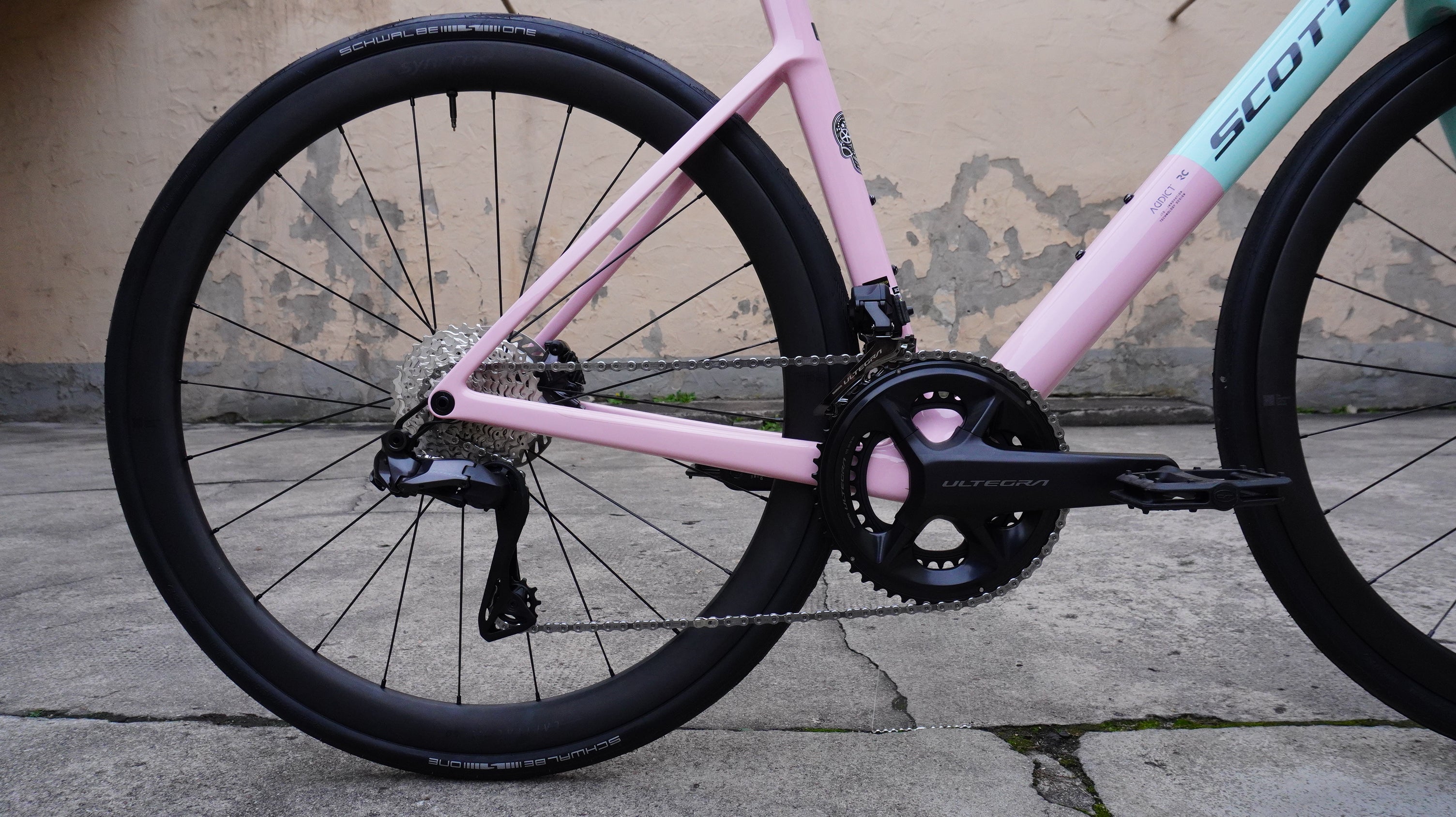 Scott Addict RC 10 road bike, Shimano Ultegra Di2 2x12 - Gelato Blue / Gelato Pink