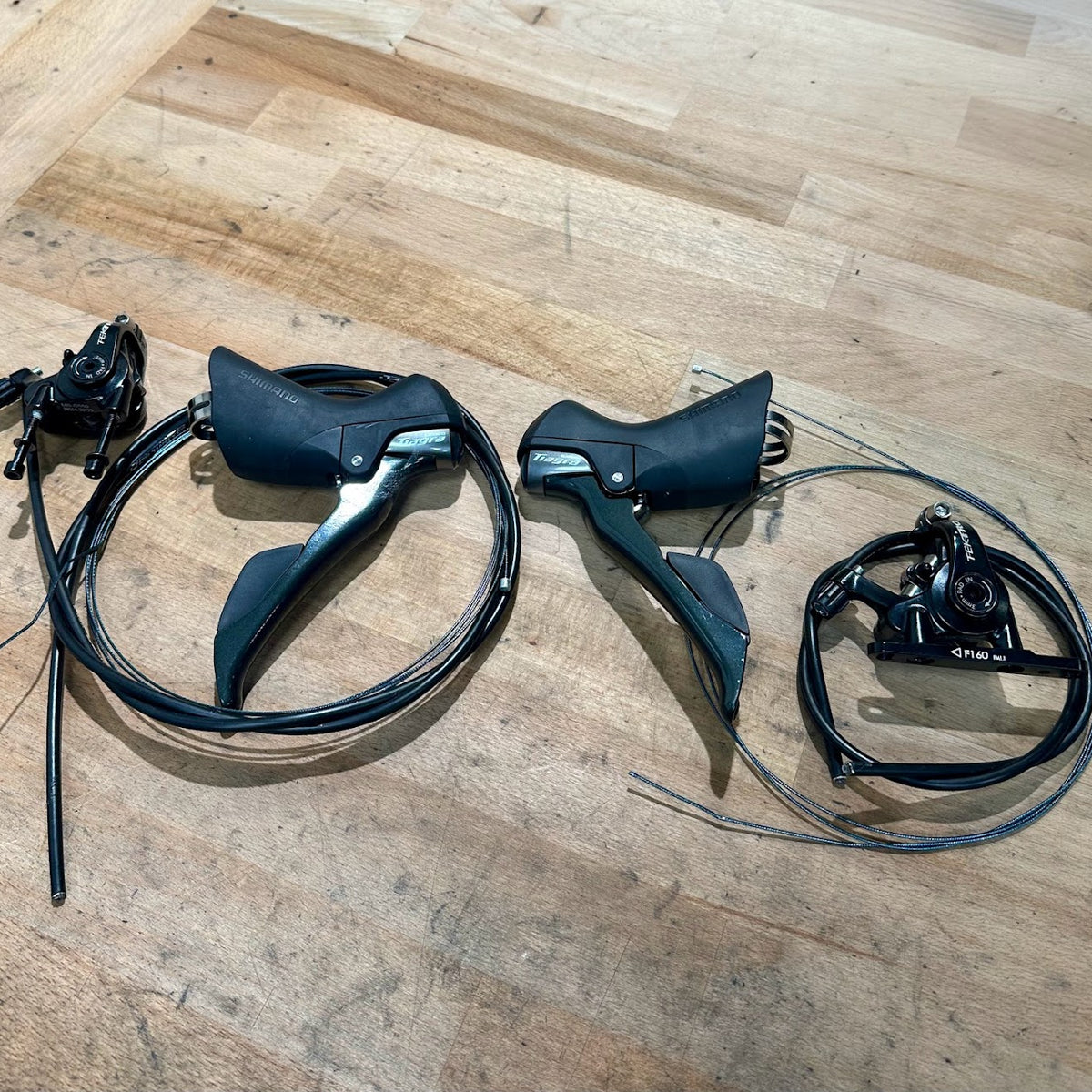 Shimano Tiagra ST-4700 2x10 STi + TRP Spyre disc brake