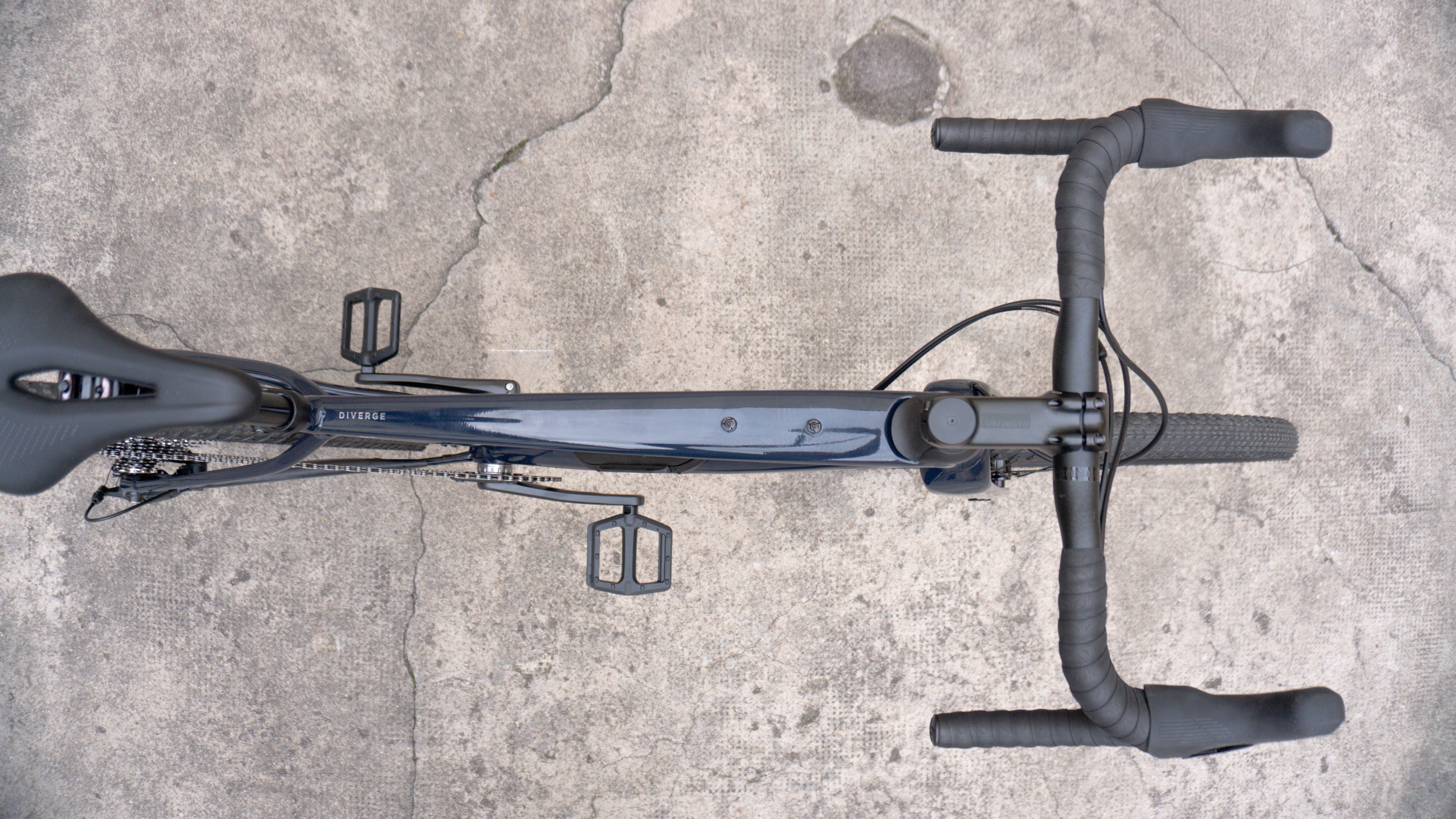 Specialized DIVERGE 4 Sport, Shimano Cues Future Shock - Gloss Dark Navy / Dolomite Metallic