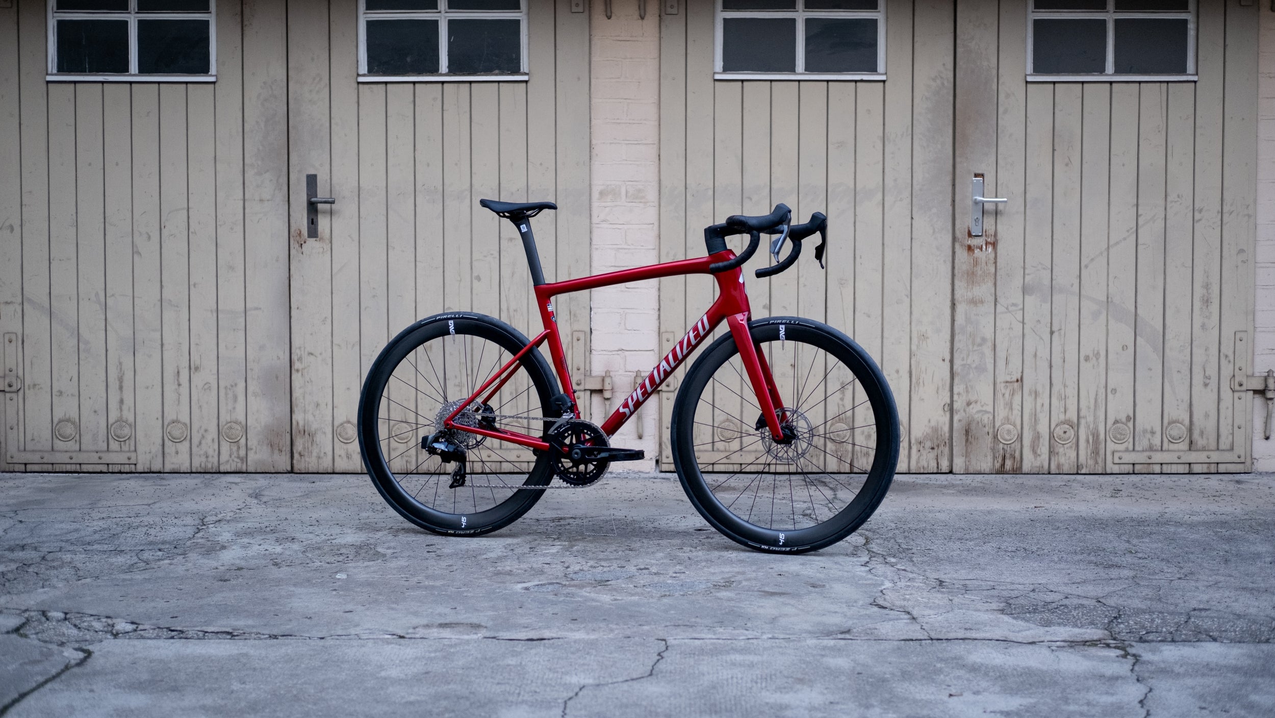 Specialized Tarmac SL8 Comp, SRAM Rival AXS 2x12 - Gloss Red Tint over Silver Dust