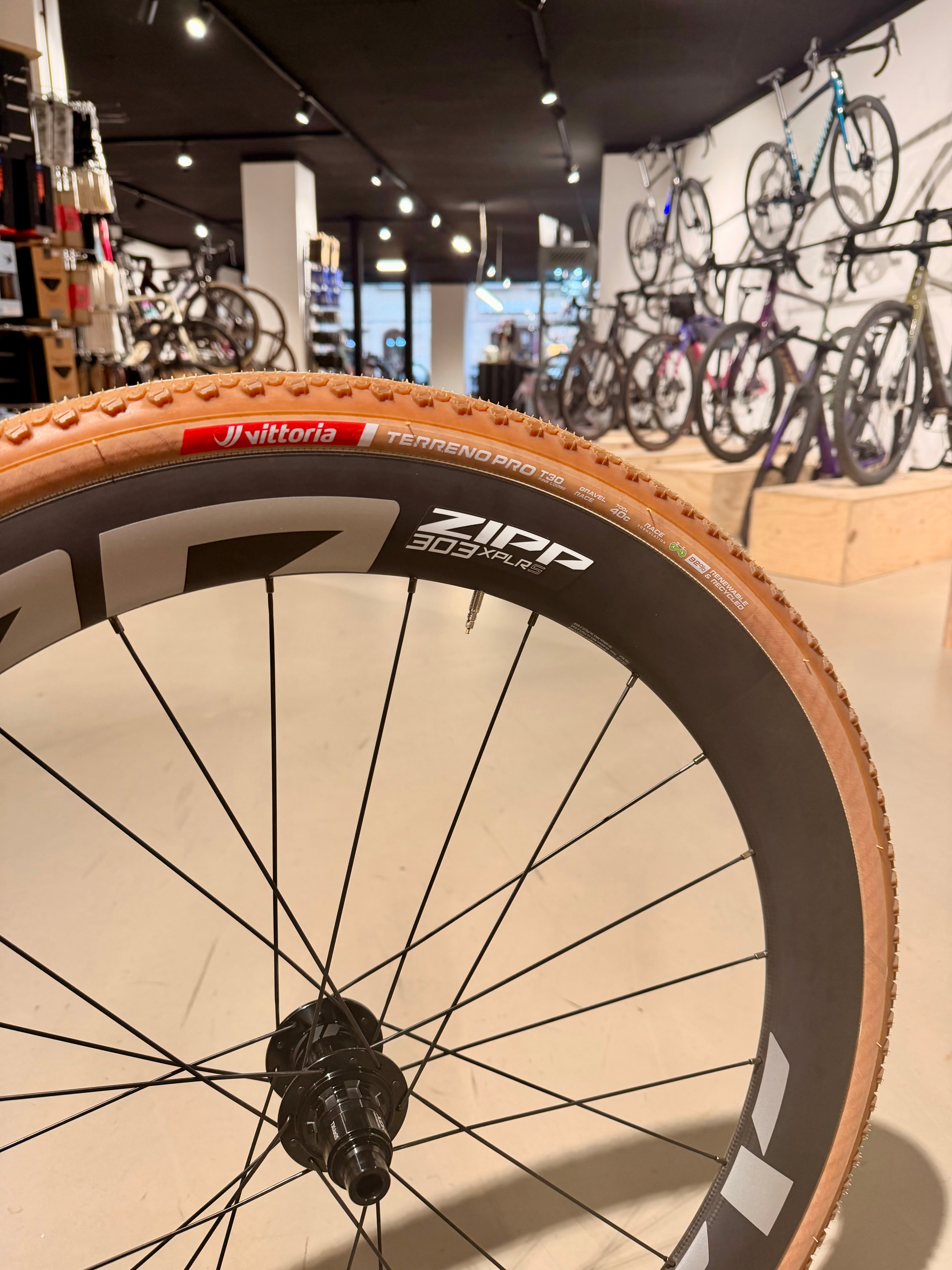 Vittoria Terreno T30 Fine Loose, Gravel Endurance G2.0 TLR - Black/Tan