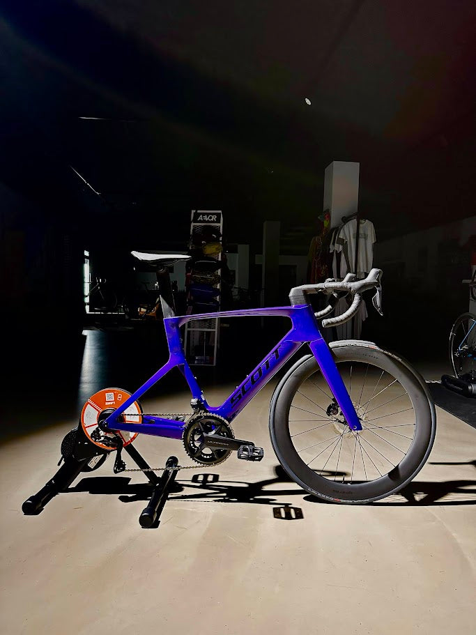 WAHOO KICKR Core ZWIFT Cog & Click - Trainingsrolle/Smart-Trainer