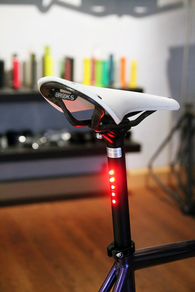 LightSKIN LED Sattelstütze mit integriertem Rücklicht